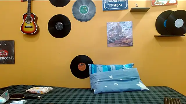 Snapshot of skinnyverus18 chatting on January 8, 2026, 6:47 pm skinnyverus18 online show from January 8, 2026, 6:47 pm