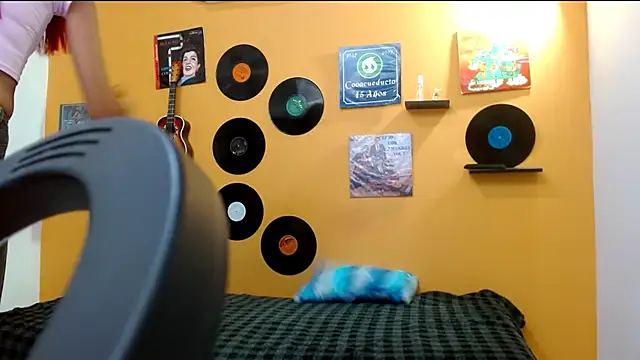 Snapshot of skinnyverus18 chatting on December 3, 2025, 6:51 pm skinnyverus18 online show from December 3, 2025, 6:51 pm