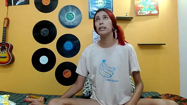 Snapshot of skinnyverus18 chatting on October 23, 2025, 7:01 pm skinnyverus18 online show from October 23, 2025, 7:01 pm