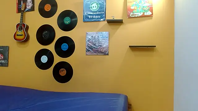 Snapshot of skinnyverus18 chatting on February 4, 2026, 6:58 pm skinnyverus18 online show from February 4, 2026, 6:58 pm