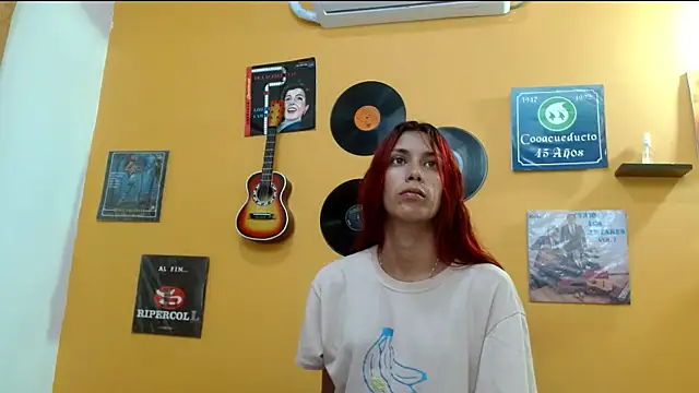 Snapshot of skinnyverus18 chatting on November 24, 2025, 7:03 pm skinnyverus18 online show from November 24, 2025, 7:03 pm