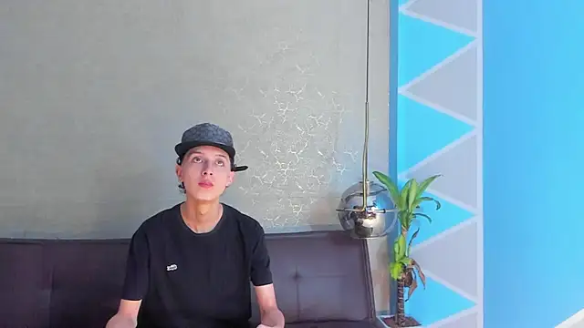 Snapshot of ArthurCox chatting on October 27, 2025, 5:36 pm ArthurCox online show from October 27, 2025, 5:36 pm