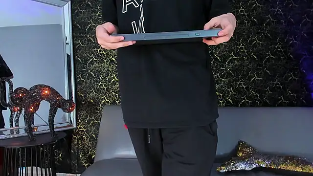 Snapshot of ArthurCox chatting on October 24, 2025, 5:23 pm ArthurCox online show from October 24, 2025, 5:23 pm