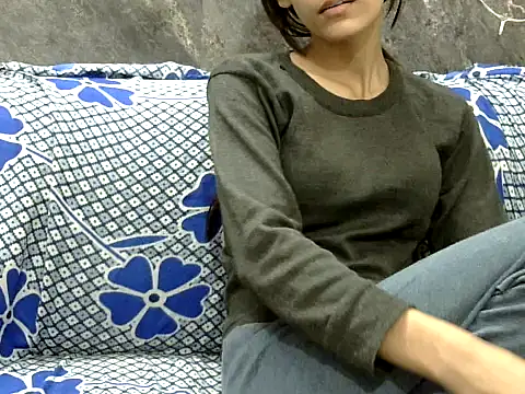 Snapshot of Your-muskan chatting on January 9, 2026, 11:06 am Your-muskan online show from January 9, 2026, 11:06 am