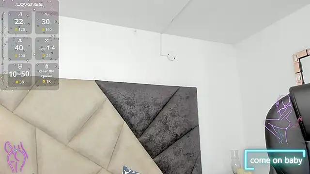 SaraWagner  online show from November 14, 2025, 12:58 am