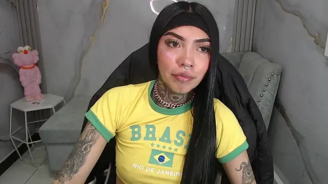 Ashley Blum v online show from December 15, 2025, 8:25 pm