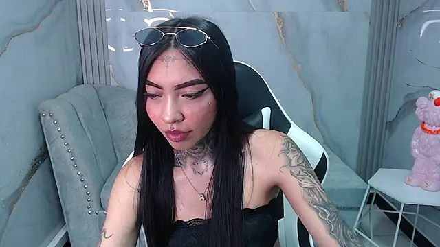 Ashley Blum v online show from September 29, 2025, 8:03 pm