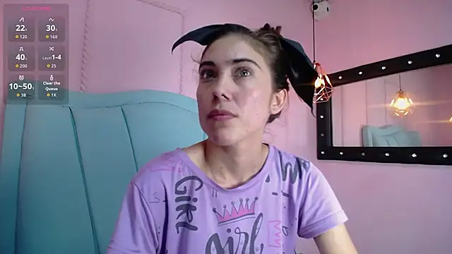 Snapshot of danna7cute chatting on November 10, 2025, 8:25 pm danna7cute online show from November 10, 2025, 8:25 pm