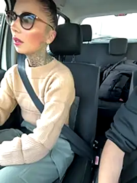 MilotheSwitch online show from November 2, 2025, 3:06 pm