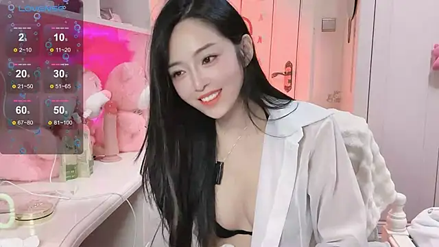 Snapshot of Ya-Ya- chatting on November 8, 2025, 10:24 pm Ya-Ya- online show from November 8, 2025, 10:24 pm