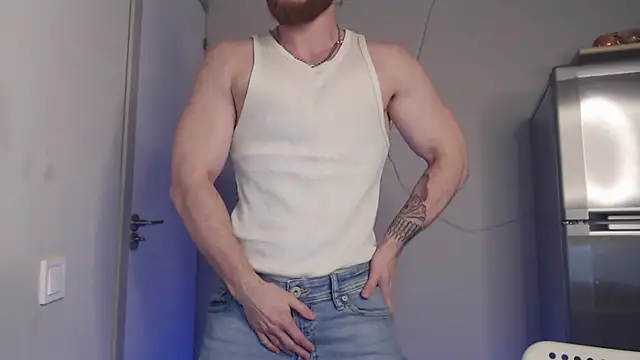 Snapshot of VictorTransMan chatting on December 2, 2025, 10:06 am VictorTransMan online show from December 2, 2025, 10:06 am