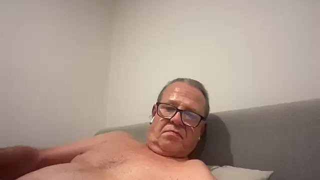 MaxFapper123 online show from May 30, 2026, 1:17 pm