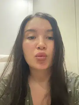 Snapshot of LexeeLuv chatting on April 19, 2026, 6:36 am LexeeLuv online show from April 19, 2026, 6:36 am