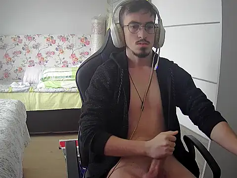 Snapshot of TurkYasura chatting on October 8, 2025, 8:38 am TurkYasura online show from October 8, 2025, 8:38 am