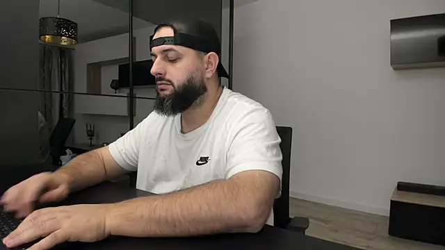 DravenPeak online show from October 25, 2025, 2:55 am