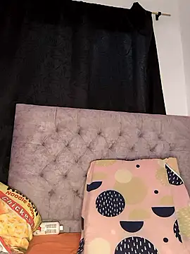 butterfly777  online show from February 25, 2026, 7:36 pm