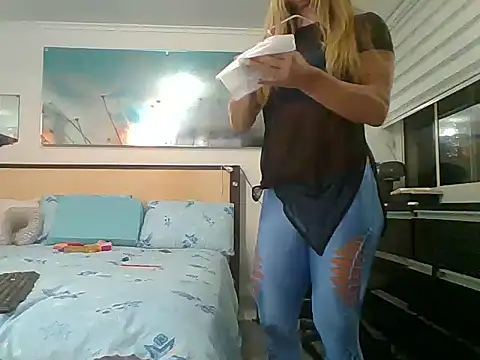 Mirianzapata 1 online show from October 18, 2025, 6:04 am