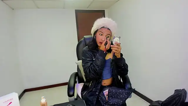 Aisha hotts777 online show from March 4, 2026, 4:09 am