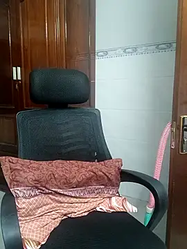  Babyrose  online show from September 16, 2025, 2:23 am