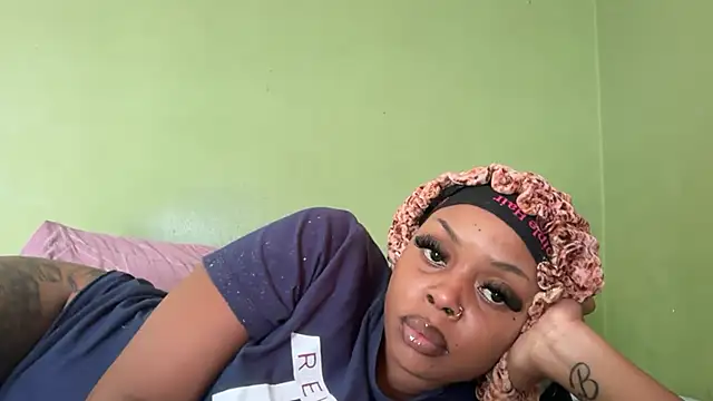 Liaprettygirl online show from March 23, 2026, 1:22 pm