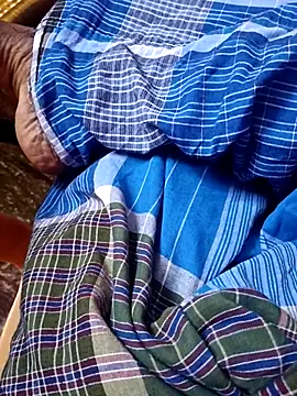 dolphiinn online show from December 19, 2025, 1:57 pm