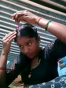 Snapshot of Mohini-xx chatting on November 5, 2025, 12:47 am Mohini-xx online show from November 5, 2025, 12:47 am