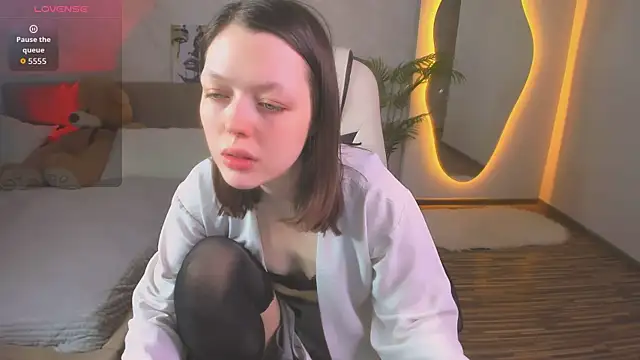 Snapshot of Lunar_Lily chatting on March 29, 2026, 5:42 am Lunar Lily online show from March 29, 2026, 5:42 am