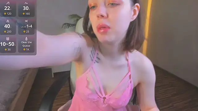 Snapshot of Lunar_Lily chatting on April 12, 2026, 5:33 am Lunar Lily online show from April 12, 2026, 5:33 am