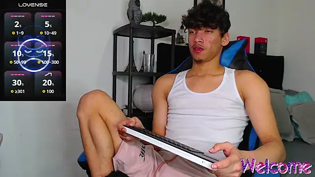 Gael Jones online show from November 23, 2025, 12:53 am