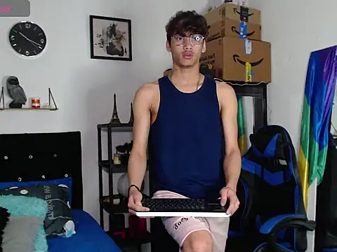 Gael Jones online show from September 10, 2025, 7:40 am