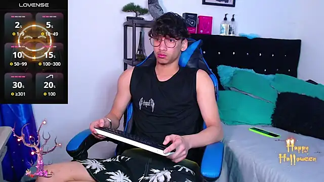 Gael Jones online show from October 14, 2025, 8:15 am