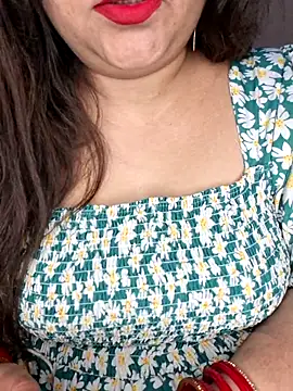 Snapshot of indian-hotmilfs chatting on April 21, 2026, 7:42 pm indian-hotmilfs online show from April 21, 2026, 7:42 pm