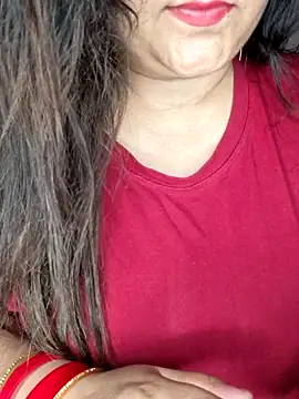 Snapshot of indian-hotmilfs chatting on April 22, 2026, 11:17 am indian-hotmilfs online show from April 22, 2026, 11:17 am