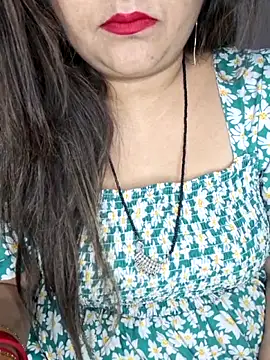 Snapshot of indian-hotmilfs chatting on February 6, 2026, 6:37 pm indian-hotmilfs online show from February 6, 2026, 6:37 pm