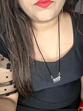 Snapshot of indian-hotmilfs chatting on January 6, 2026, 6:45 pm indian-hotmilfs online show from January 6, 2026, 6:45 pm