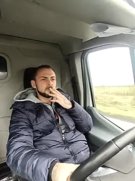 papichulo0099 online show from December 1, 2025, 6:58 am