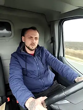 papichulo0099 online show from February 17, 2026, 6:33 am