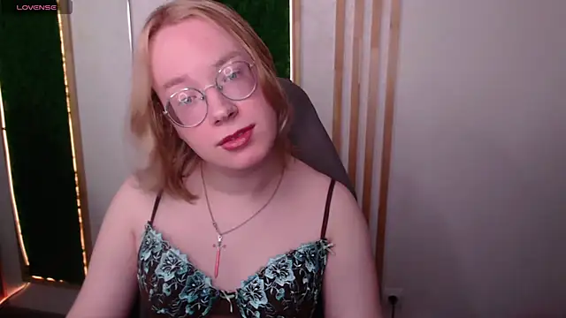 Snapshot of Amanda_Butlerr chatting on June 10, 2026, 2:18 pm Amanda Butlerr online show from June 10, 2026, 2:18 pm