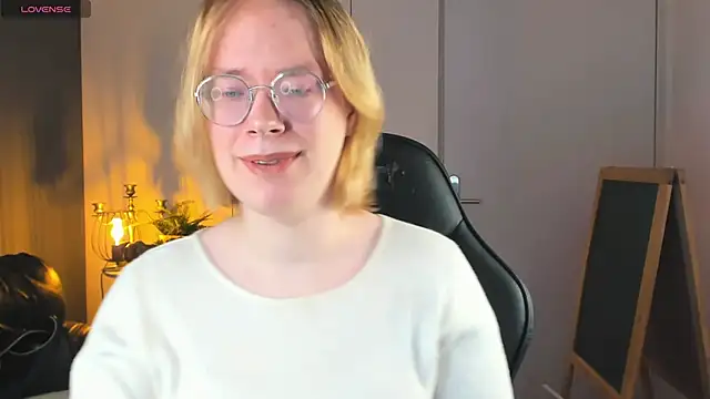 Amanda Butlerr online show from October 30, 2025, 10:02 am