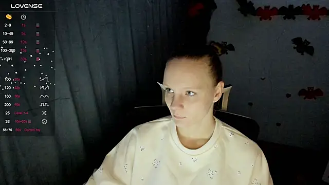 Snapshot of Kassandra_XX chatting on October 21, 2025, 1:21 pm Kassandra XX online show from October 21, 2025, 1:21 pm