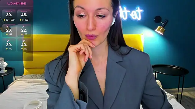 Joan Nelson online show from January 18, 2026, 2:15 am