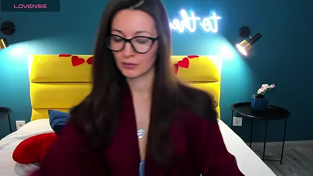 Joan Nelson online show from February 9, 2026, 1:25 am