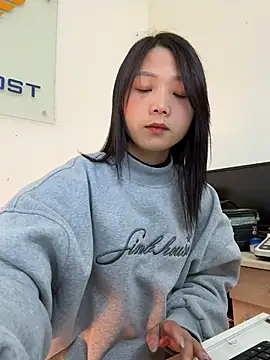 Snapshot of thaoyeuuu chatting on December 15, 2025, 6:30 am thaoyeuuu online show from December 15, 2025, 6:30 am