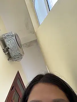 Snapshot of thaoyeuuu chatting on November 2, 2025, 5:12 am thaoyeuuu online show from November 2, 2025, 5:12 am