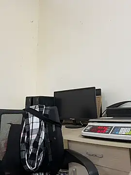 Snapshot of thaoyeuuu chatting on November 17, 2025, 7:45 am thaoyeuuu online show from November 17, 2025, 7:45 am