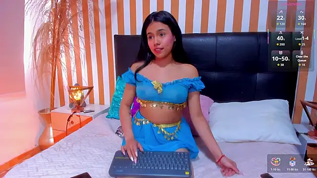 Snapshot of LunaToledo chatting on November 10, 2025, 12:54 pm LunaToledo online show from November 10, 2025, 12:54 pm