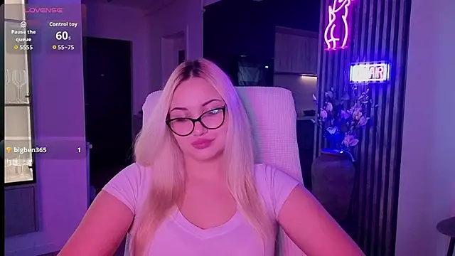 Snapshot of adrelaxina chatting on November 25, 2025, 2:06 pm adrelaxina online show from November 25, 2025, 2:06 pm