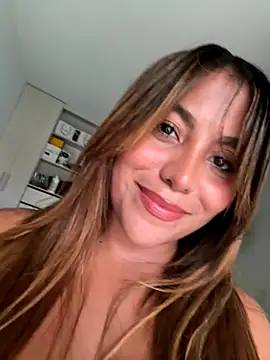 Snapshot of MegannHills chatting on September 18, 2025, 4:43 pm MegannHills online show from September 18, 2025, 4:43 pm