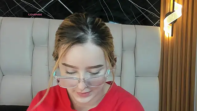 kristal joi dl online show from November 29, 2025, 12:49 pm