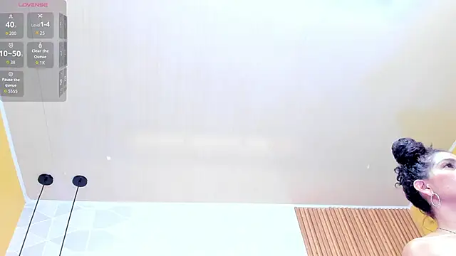 Brunnette Sensation online show from December 13, 2025, 8:04 pm